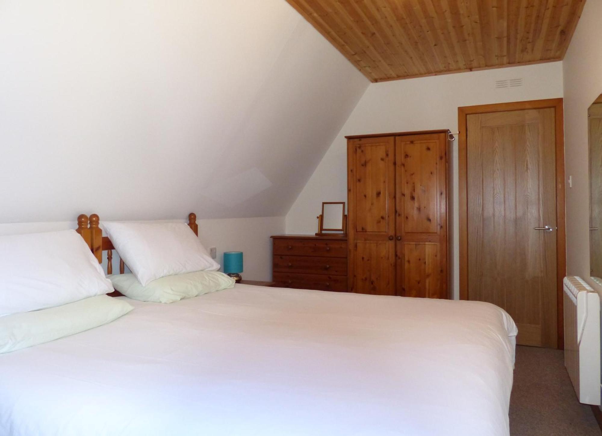 Aultbea Lodges Экстерьер фото